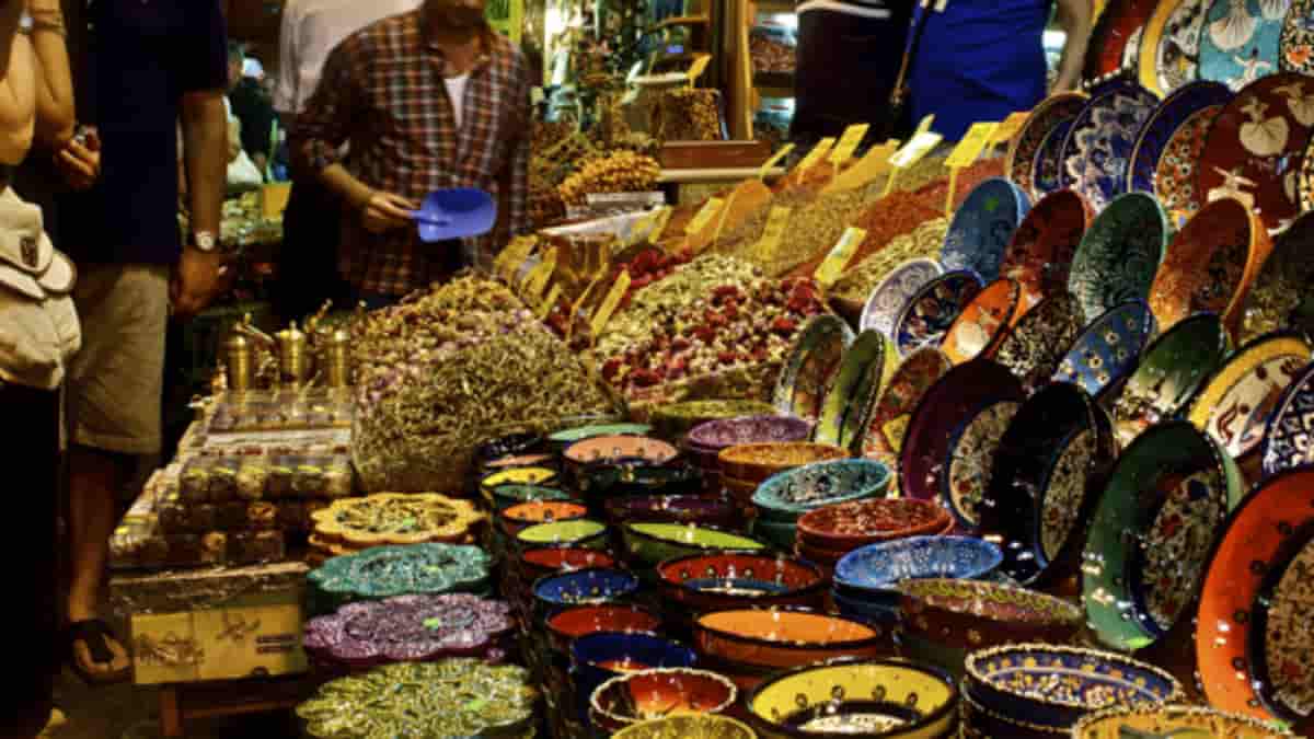 The Ultimate Guide to Souvenir Shopping in Egypt: What to Buy and Where - Introduction